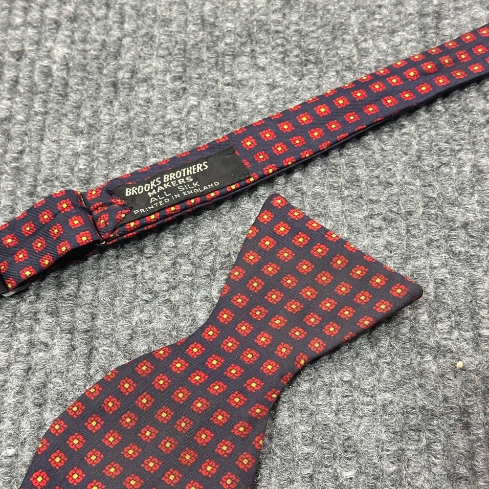 Vintage Brooks Brothers Bow Tie Mens OS Silk Floral Adjustable England Foulard